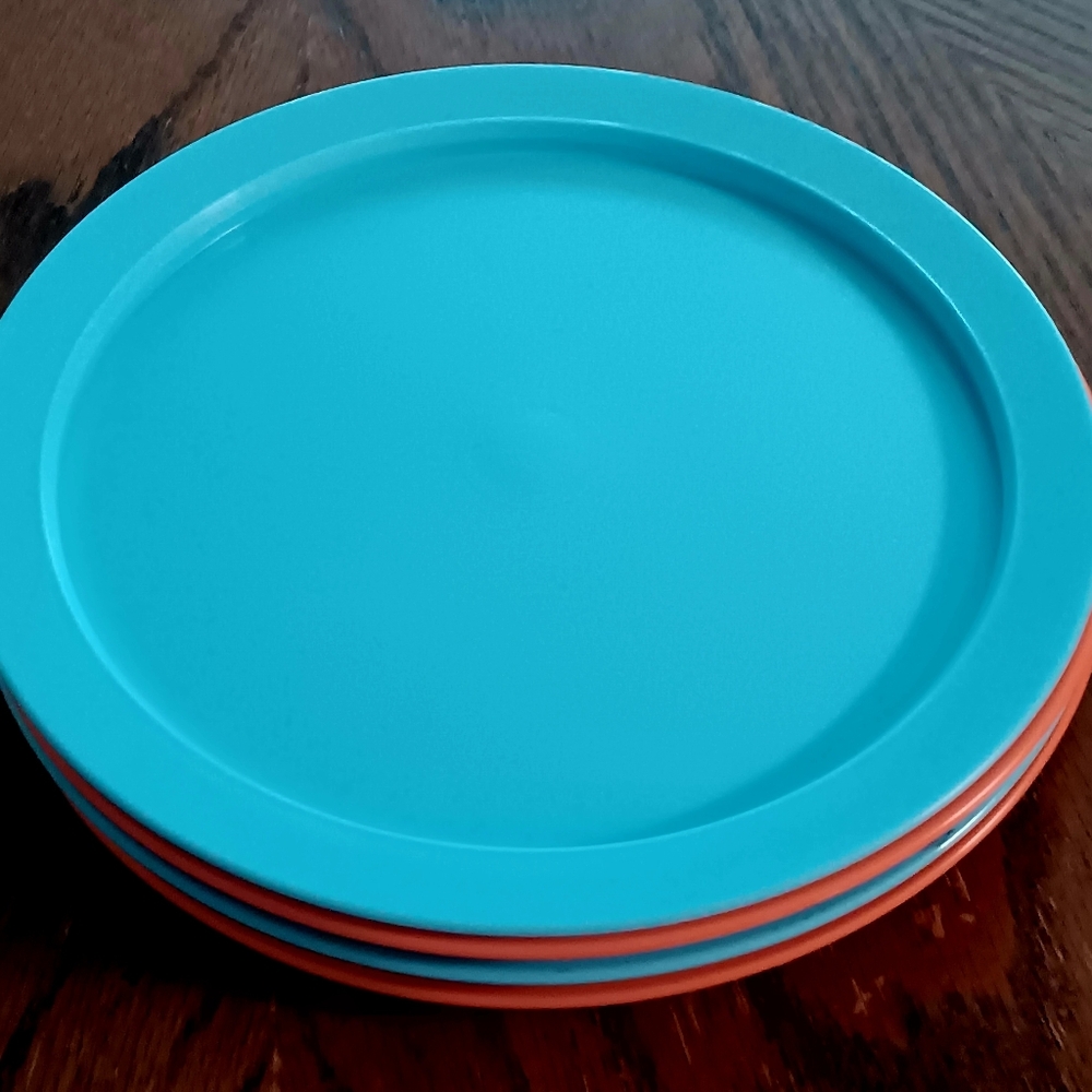 Tupper Kids Plate Set/4 & Spoon In Case - Picture 4 of 8